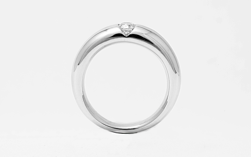 Solitair ringen, in witgoud met een enkele diamant.